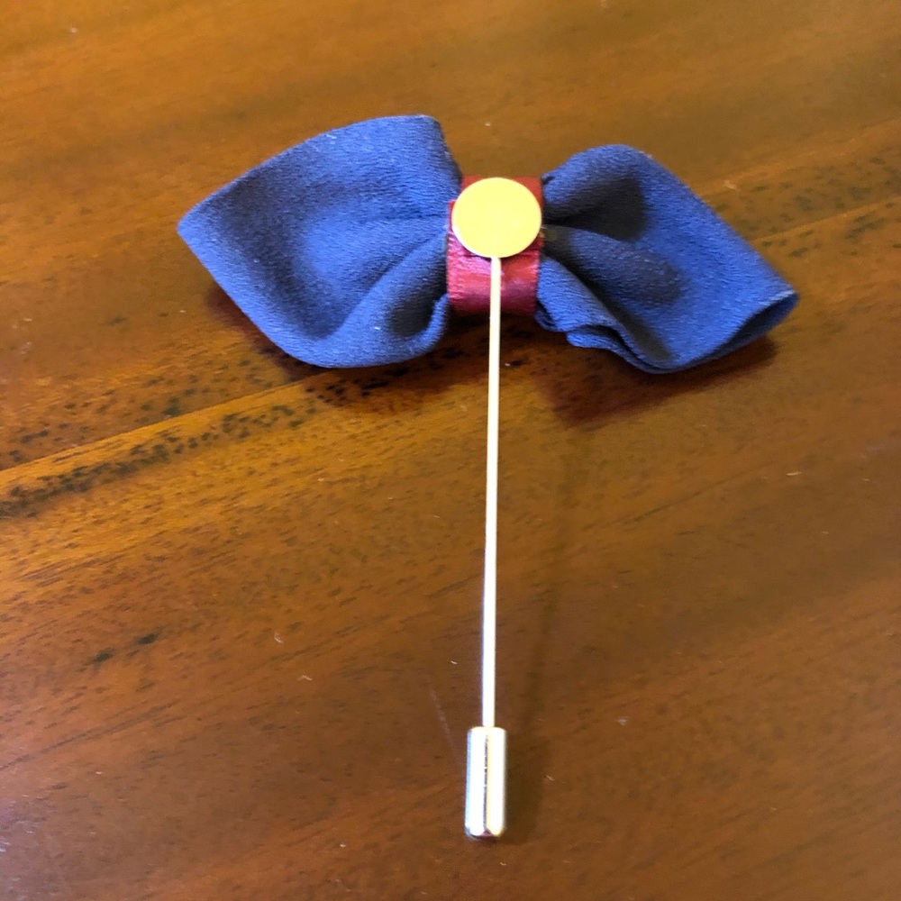 Bow Tie Lapel Pin - Picture 3 of 4